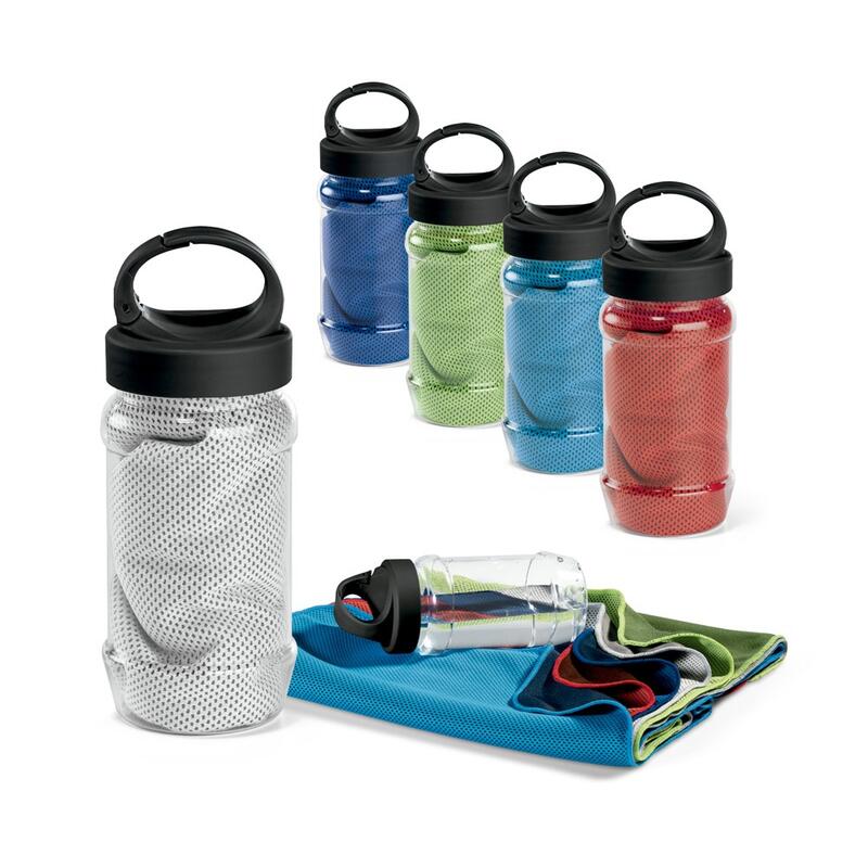 ARTX PLUS. Set with a PP and PET bottle and a polyamide and polyester sports towel