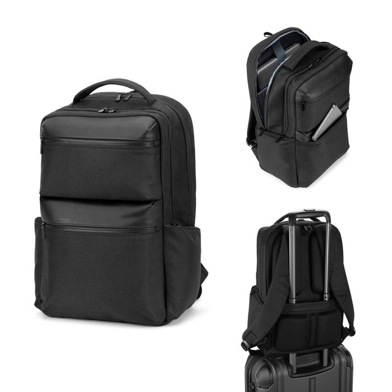 COPENHAGEN. Water-repellent recycled twill backpack with two large front pockets 17'3"